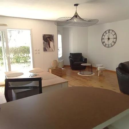 Appartement Spacieux Au Calme Vannes Exterior photo